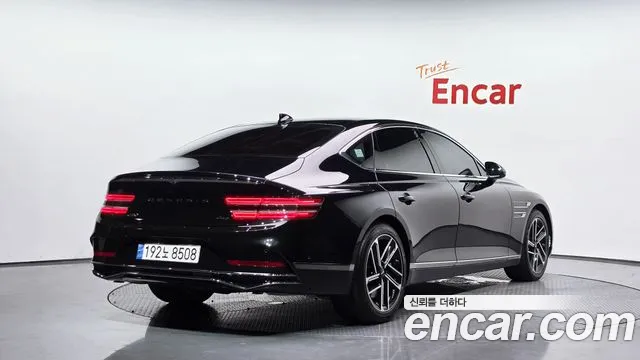 Genesis G80 Бензин 2.5 турбо AWD — Фото автомобиля 2