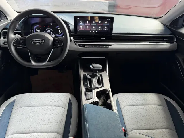 Geely Emgrand — Фото автомобиля 10