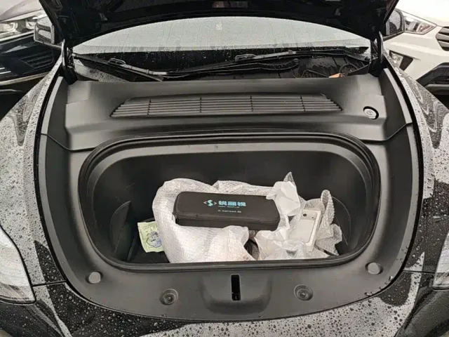 Tesla Model Y — Фото автомобиля 19