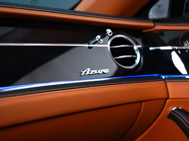 Bentley Flying Spur — Фото автомобиля 16