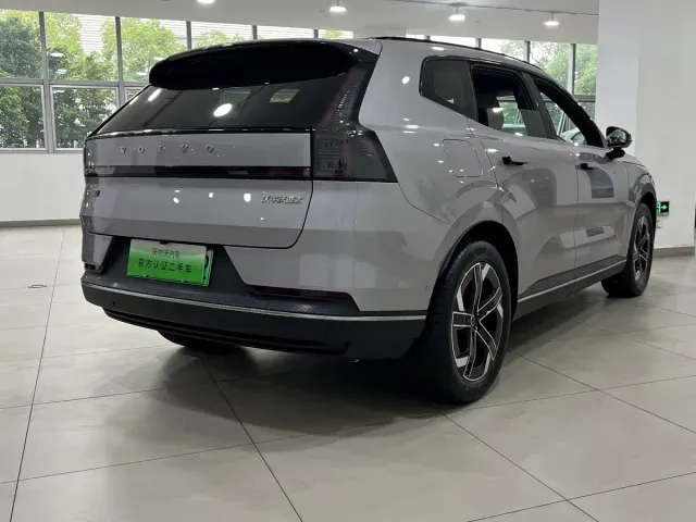Volvo XC70 Plug-in Hybrid — Фото автомобиля 6