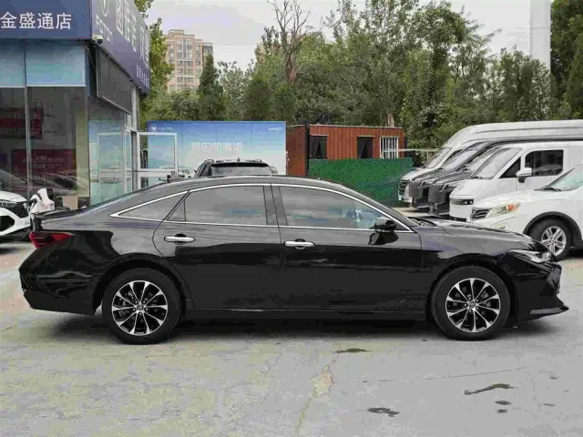 Toyota Avalon — Фото автомобиля 3