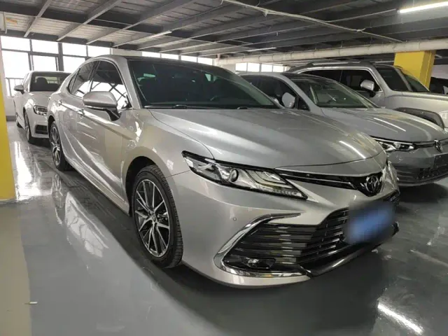 Toyota Camry — Фото автомобиля 3