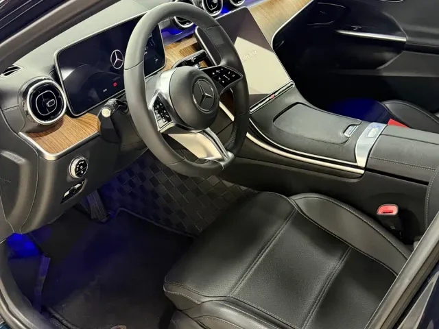 Mercedes-Benz C-Class — Фото автомобиля 4