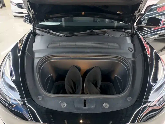 Tesla Model Y — Фото автомобиля 19