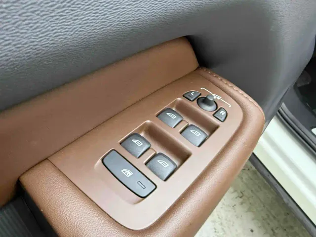 Volvo XC60 — Фото автомобиля 14