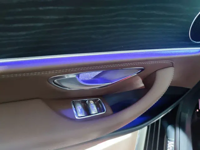 Mercedes-Benz E-Class — Фото автомобиля 13