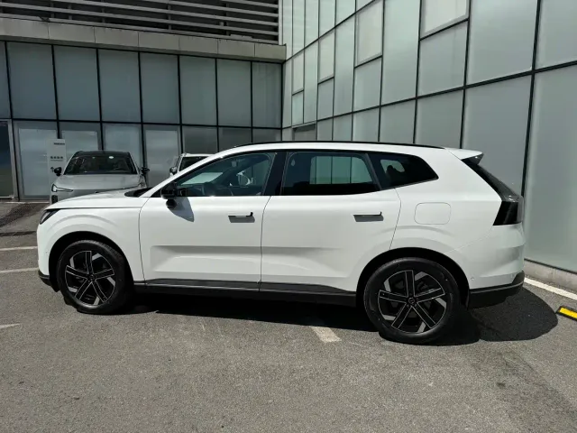 Volvo XC70 Plug-in Hybrid — Фото автомобиля 7