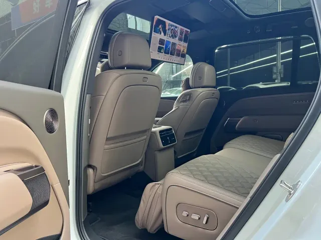 Li Auto L8 — Фото автомобиля 10