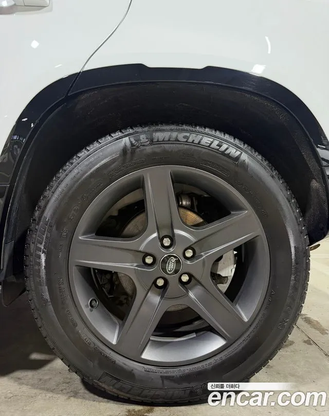 Land Rover Defender Defender (L663) 110 P300 X-Dynamic SE — Фото автомобиля 5