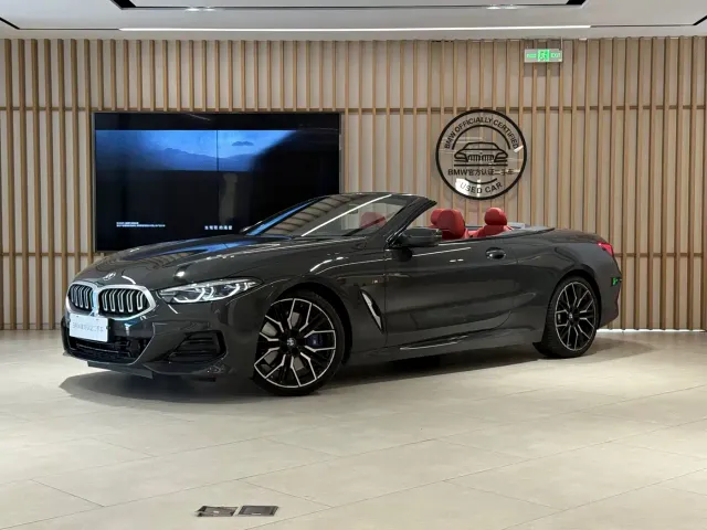Фотография автомобиля — BMW 8 Series