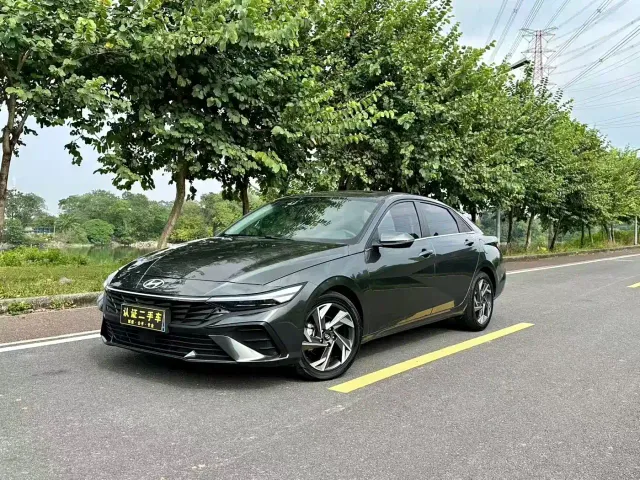 Фотография автомобиля — Hyundai Elantra