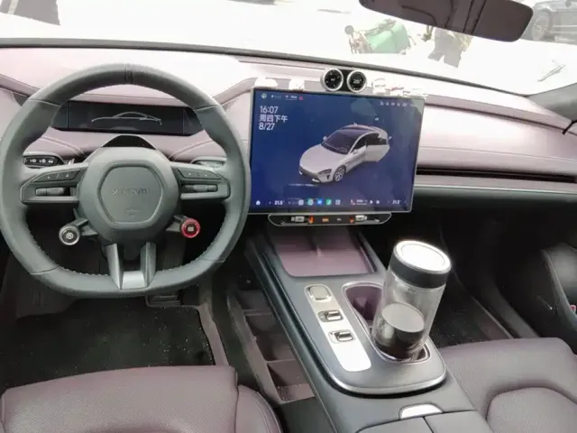 Xiaomi SU7 — Фото автомобиля 12