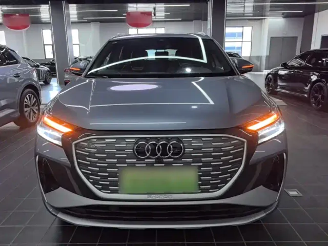 Audi Q4 e-tron — Фото автомобиля 2