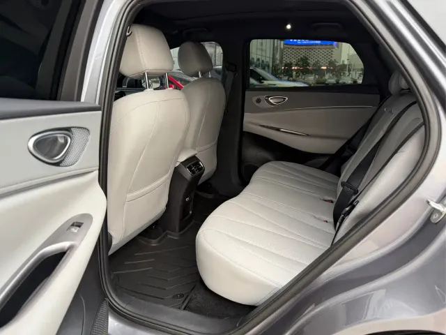 BYD Sealion 06 — Фото автомобиля 10