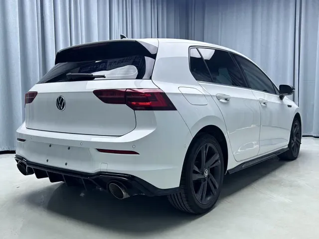 Volkswagen Golf — Фото автомобиля 17