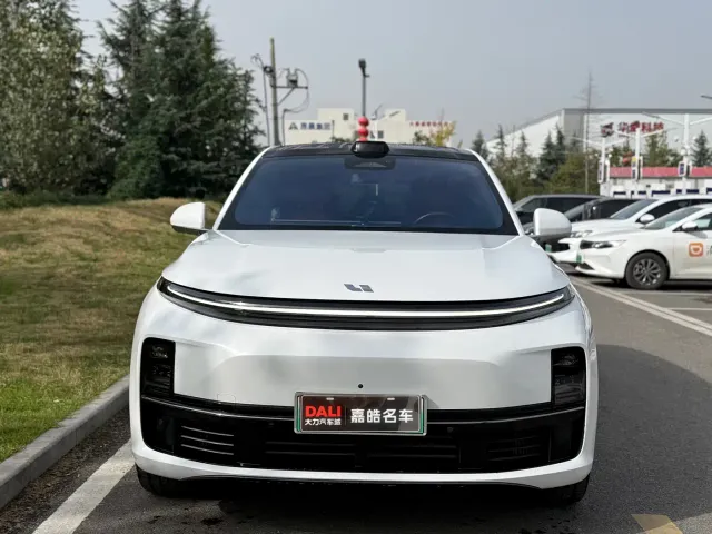Li Auto L7 — Фото автомобиля 2