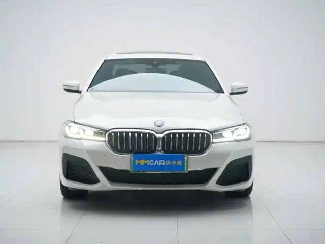 Фотография автомобиля — BMW 5 Series