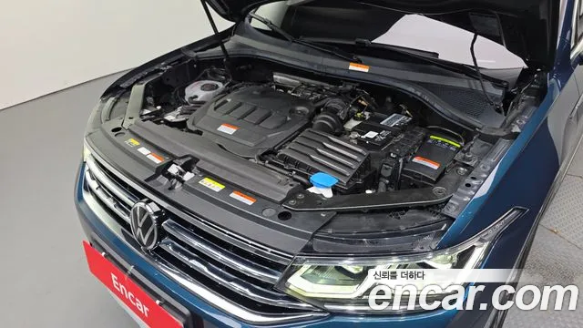 Фотография автомобиля — Volkswagen Tiguan