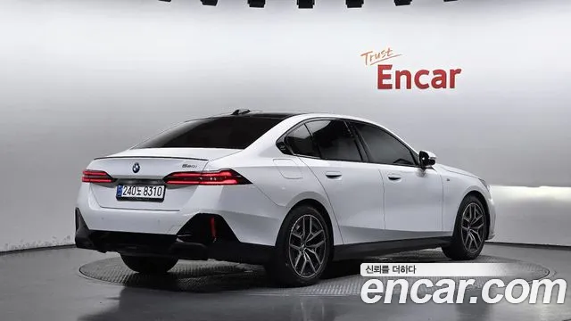 BMW 5 Series G60 — Фото автомобиля 2