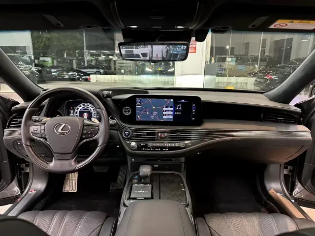 Lexus LS — Фото автомобиля 9