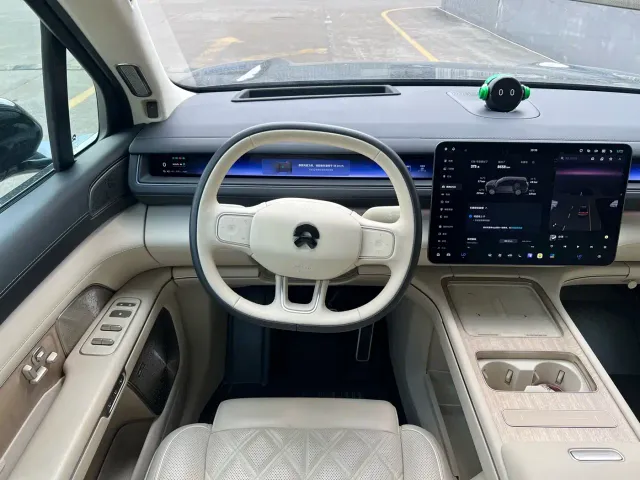 Nio ES8 — Фото автомобиля 18