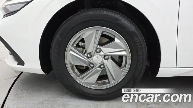 Hyundai Avante CN7 — Фото автомобиля 5
