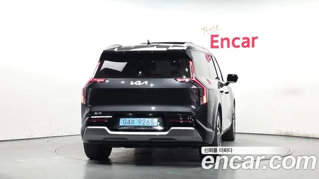 Kia EV9 — Фото автомобиля 2