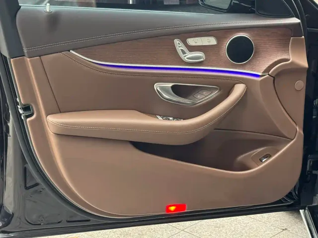 Mercedes-Benz Mercedes-Benz E-Class 2021 E 300 L Fashion — Фото автомобиля 18