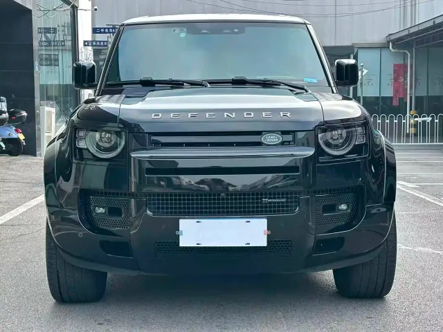Land Rover Defender — Фото автомобиля 2