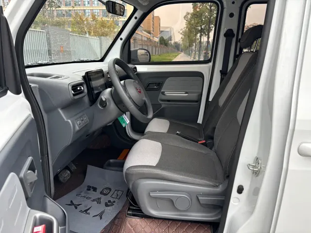 Wuling Zhiguang NEV — Фото автомобиля 4