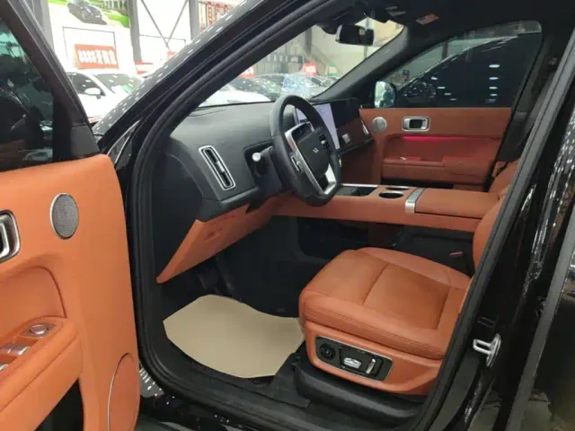 Li Auto L8 — Фото автомобиля 15