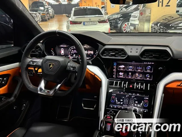 Lamborghini Urus — Фото автомобиля 10