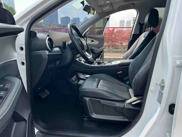 Forthing T5 Evo — Фото автомобиля 15