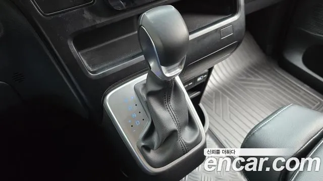 Hyundai Staria — Фото автомобиля 12