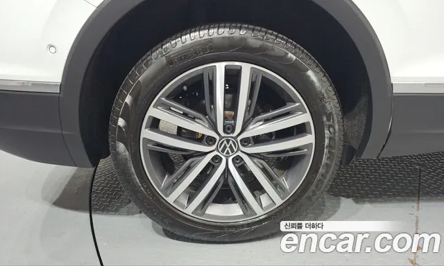 Volkswagen Tiguan — Фото автомобиля 5