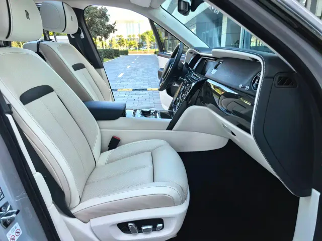 Rolls-Royce Cullinan — Фото автомобиля 20