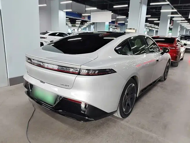Dongfeng eπ 007 — Фото автомобиля 6