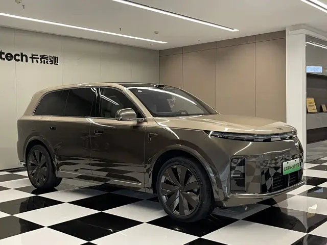 Li Auto Li Xiang L9 2026 Base Model — Фото автомобиля 2