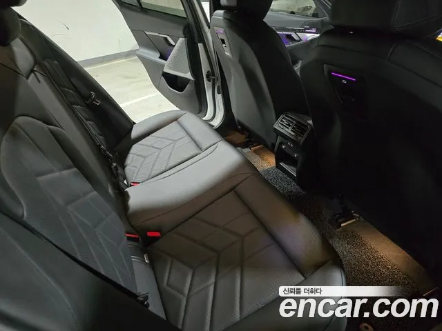 BMW 5 Series G60 — Фото автомобиля 10