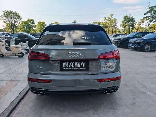 Audi Q5L — Фото автомобиля 9