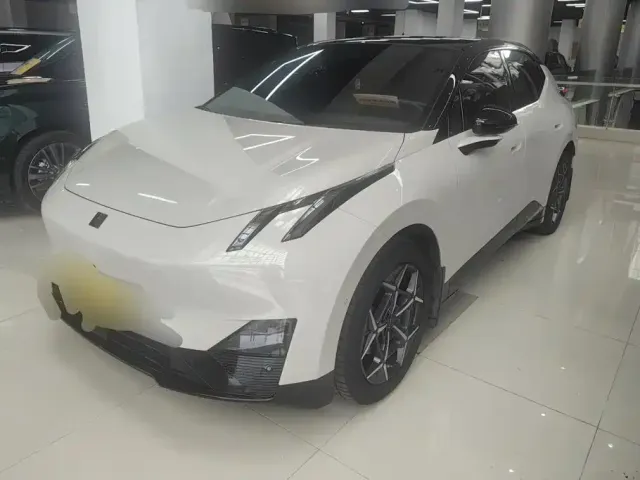 Фотография автомобиля — Lynk & Co Z20