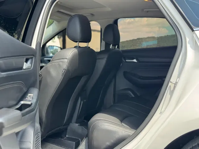 Ford Escort — Фото автомобиля 9