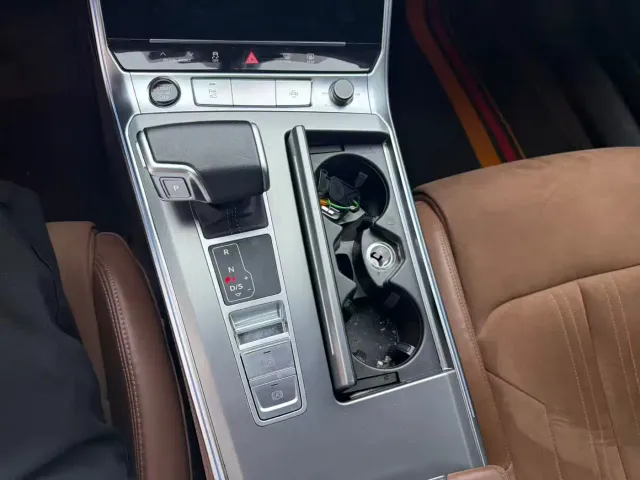 Audi A7L — Фото автомобиля 9