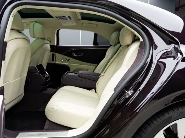 Bentley Flying Spur — Фото автомобиля 12