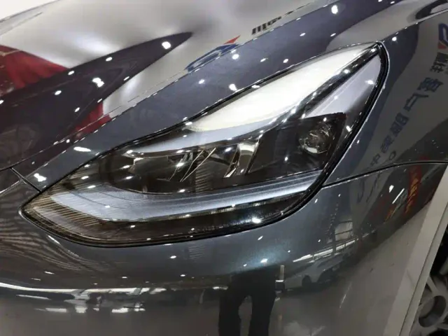 Tesla Model Y — Фото автомобиля 7