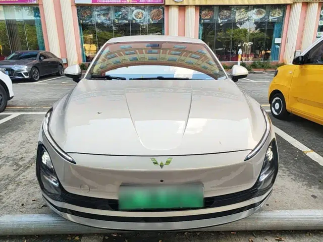 Wuling Starlight — Фото автомобиля 2