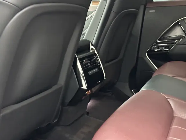 Land Rover Range Rover Sport — Фото автомобиля 14