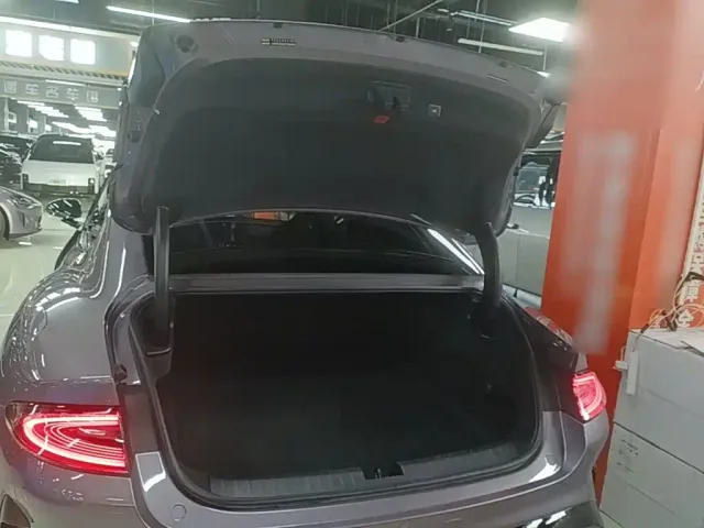 Xiaomi SU7 — Фото автомобиля 18