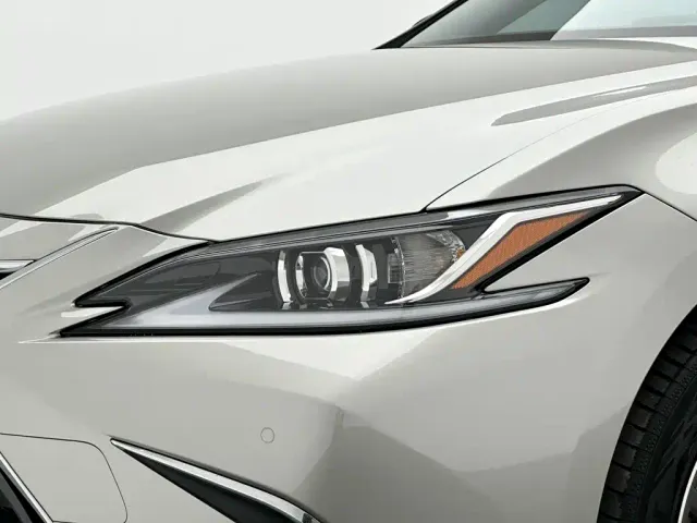 Lexus ES — Фото автомобиля 26